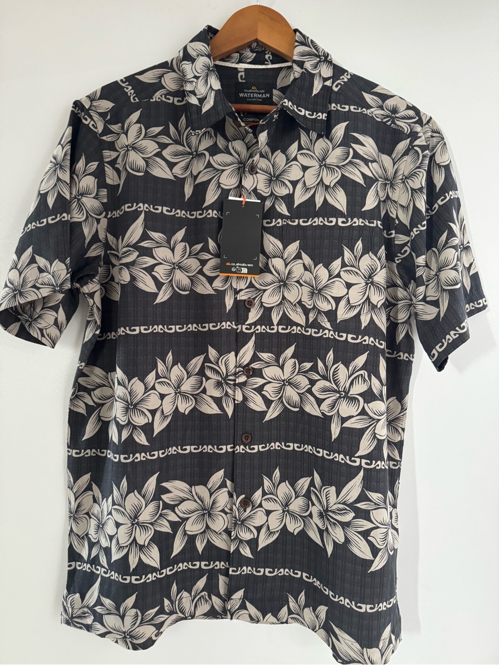 Quiksilver Black and White Floral Short-Sleeve Button-Down Shirt